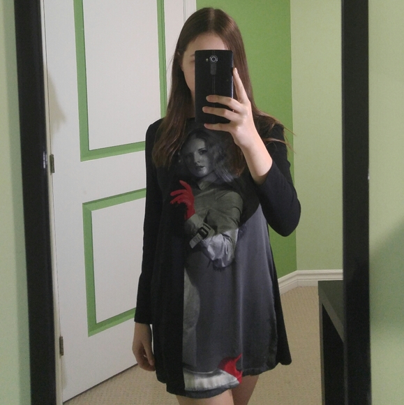 Dress - Picture 2 of 4